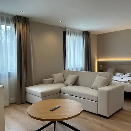 Hotel Lord Guest house Sant Llorenc de Morunys